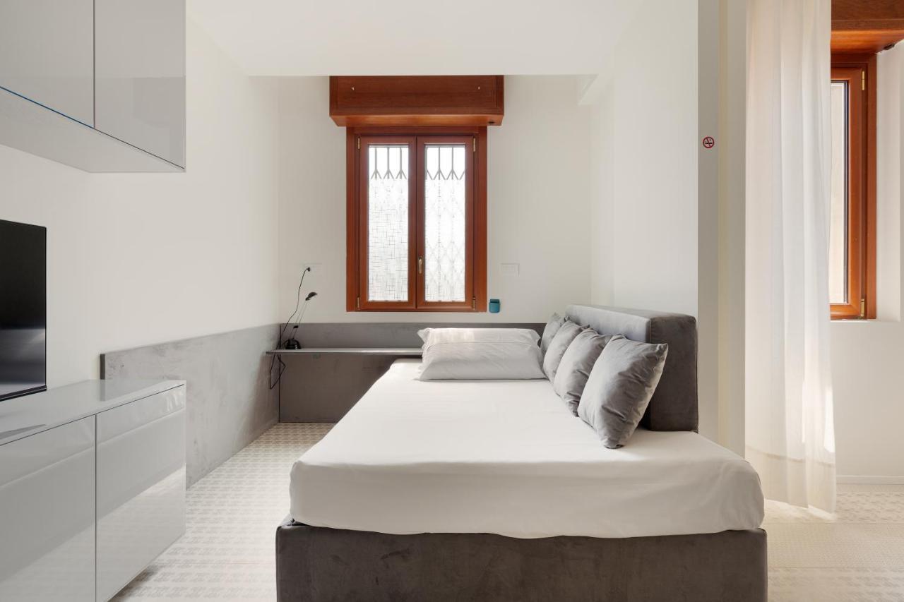 Milano Renovated Studio Apts Daire Dış mekan fotoğraf