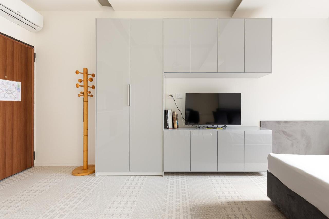 Milano Renovated Studio Apts Daire Dış mekan fotoğraf