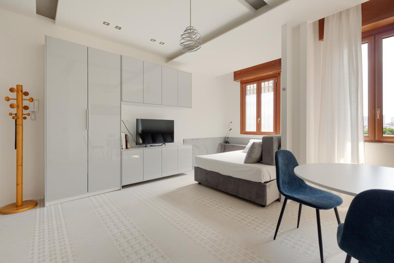 Milano Renovated Studio Apts Daire Dış mekan fotoğraf